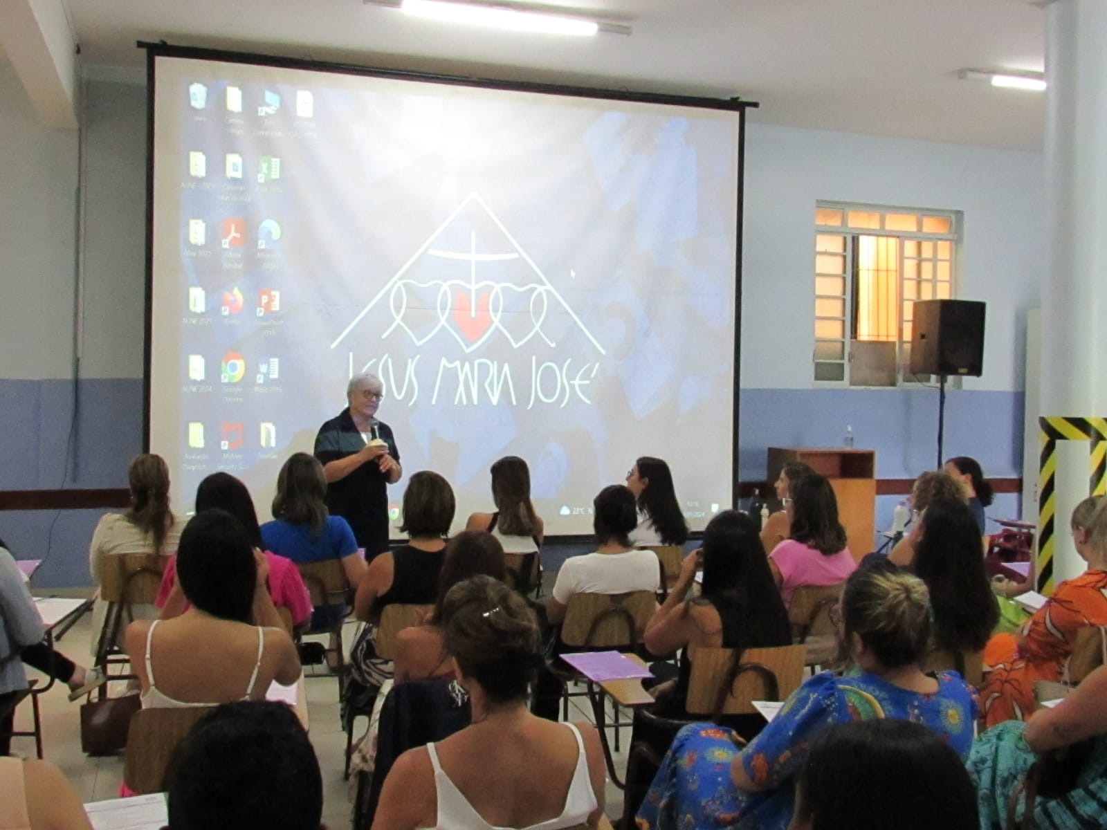 Semana   Pedagógica  na   Unidade Educativa   de   Poços   de   Caldas/MG